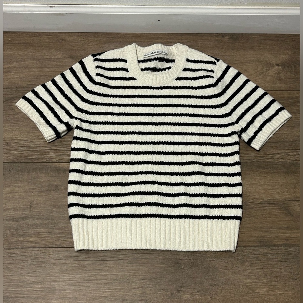 Abercrombie & Fitch Striped Navy Short Sleeve Sweater
